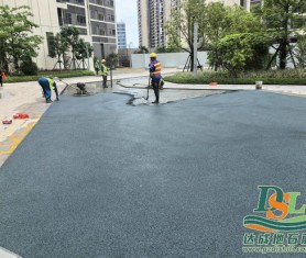 朱村園林綠化透水混凝土施工有序進行中！